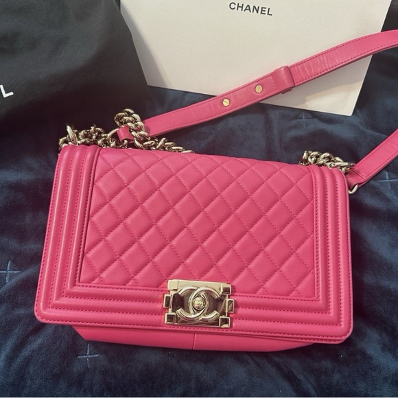CHANEL Vibrant Pink Interior - Picture 1 of 10